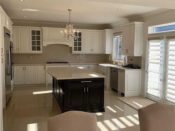 2nd image of 87 Isherwood Cres