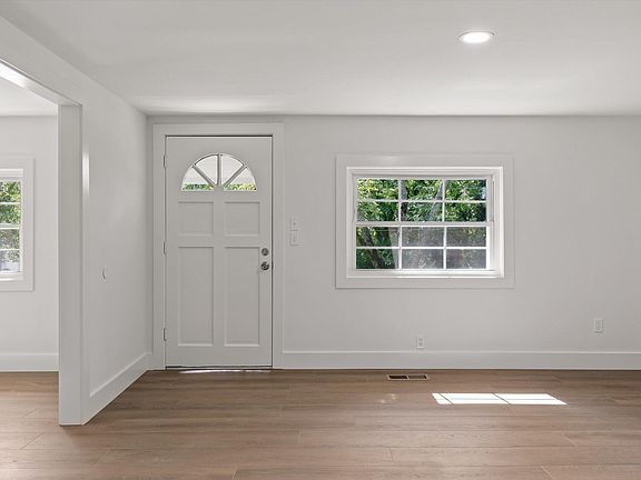 4th image of 3907 Moss Rd