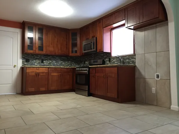2363 E Taylor St, Stockton, CA 95205