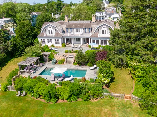 103 Main St, Tisbury, MA 02568