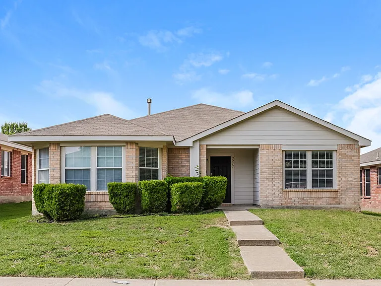 2217 Midbury Dr — Photo 1