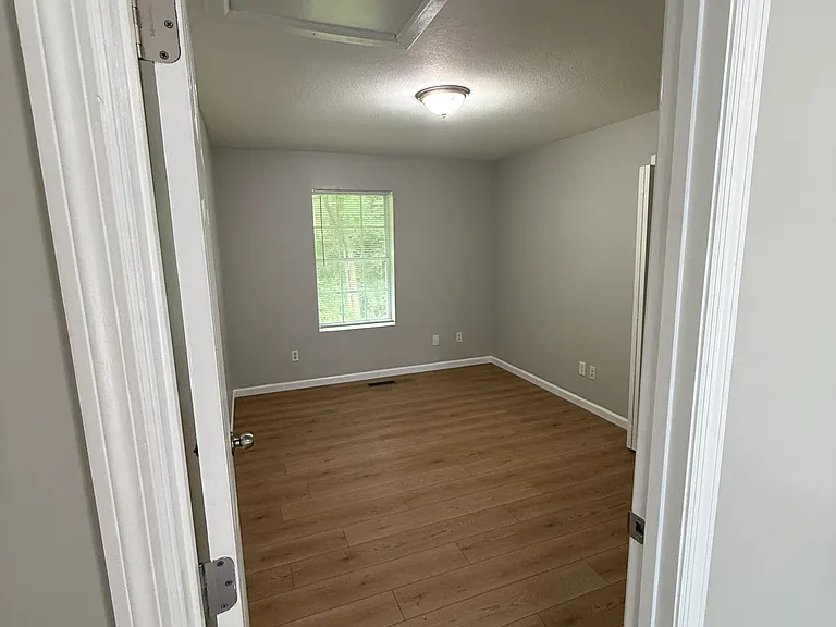 800 Lullwater Rd — Photo 9