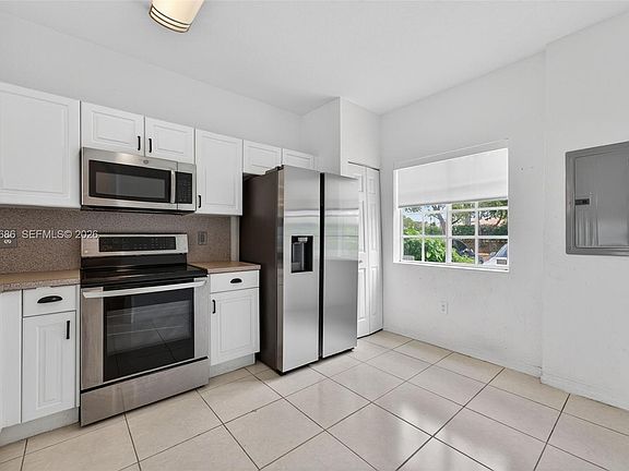4th image of 7802 Catalina Cir