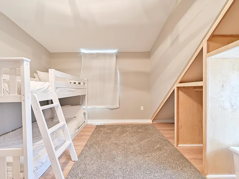 203 N Somerset Ave — Photo 34