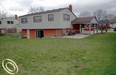 3rd image of 29809 Hillbrook St