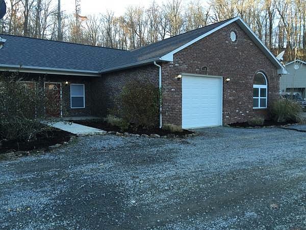 1st image of 184 Waller Ln