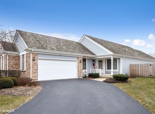 443 Park Barrington Dr, Barrington, IL 60010