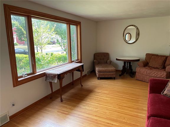 2nd image of 340 Athens Blvd