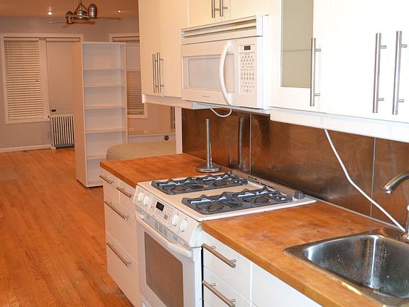 5th image of 1222 W Jarvis Ave #1N