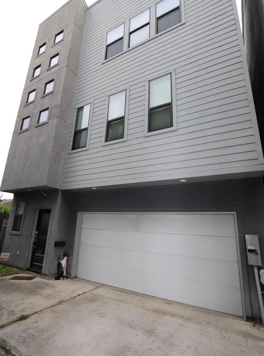 3 bed, 3.5 bath, 1850 sqft, $2,350 — Photo 1