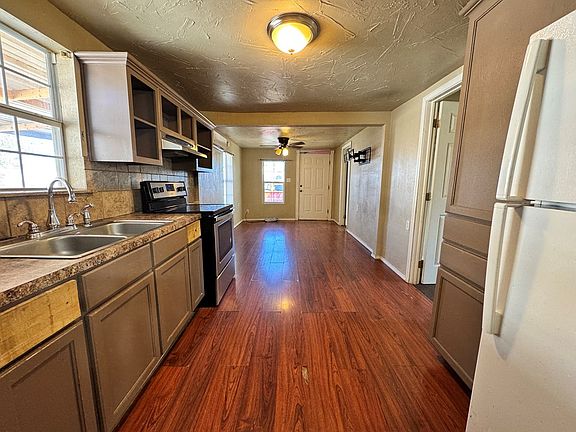 3rd image of 422 S Lincoln Ave