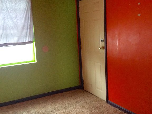 2nd image of 613 Pelham St