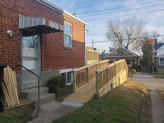3rd image of 642 Elliott Ave
