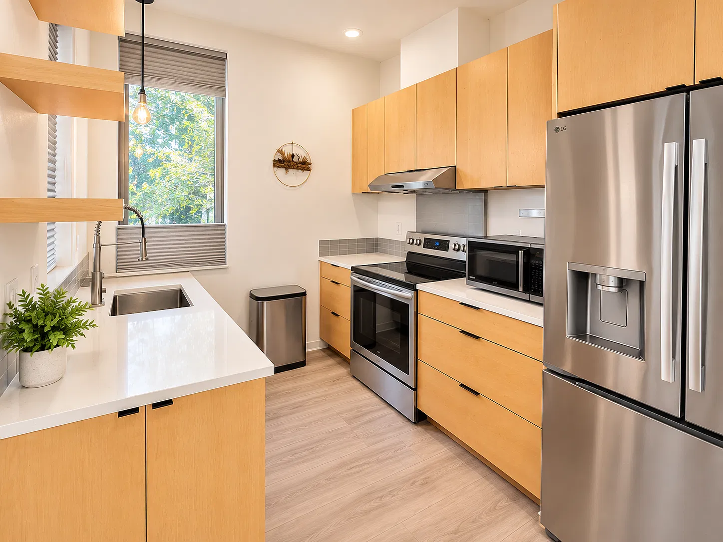 3 bed, 1265 sqft, $3,900 — Photo 2