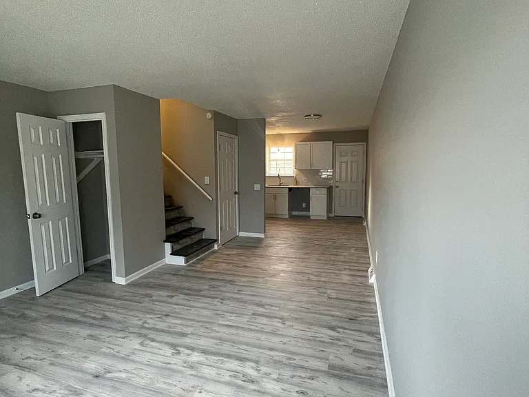 1015 N Jan Mar Dr — Photo 3