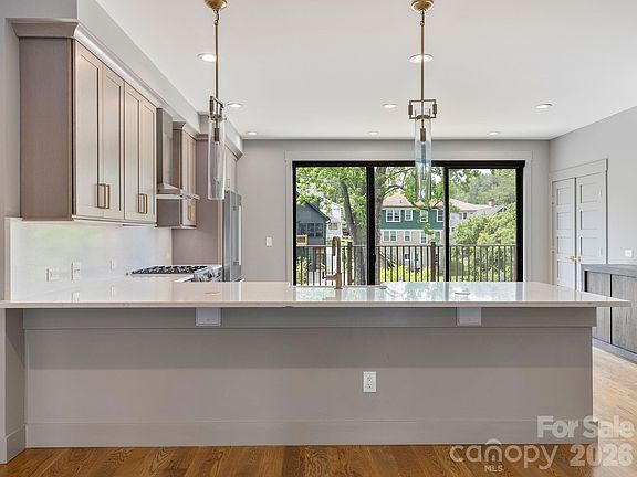 4th image of 229 Broadway St