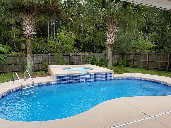 3rd image of 4924 McCall Ln