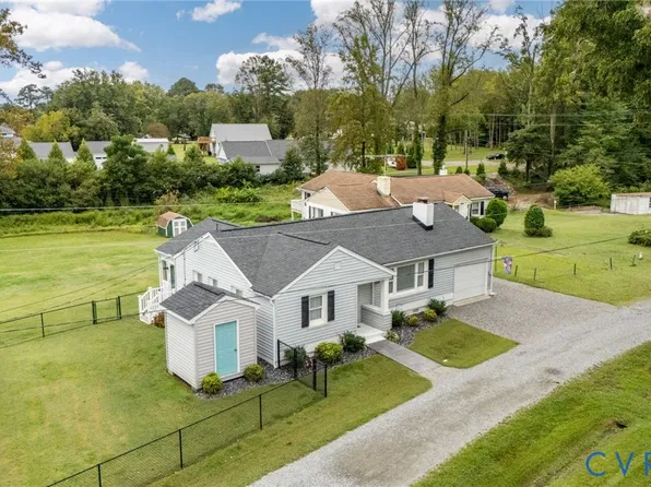 364 Waterview Dr, Dunnsville, VA 22454