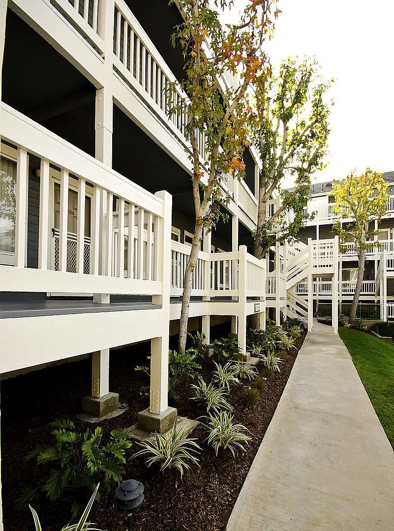 The Grand Terrace Apartments — Photo 3