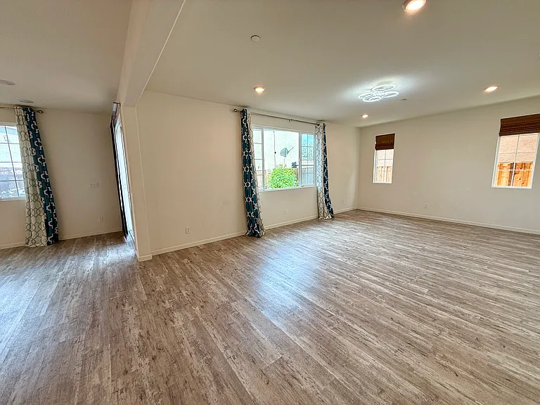 5437 Prewett Ranch Dr — Photo 8