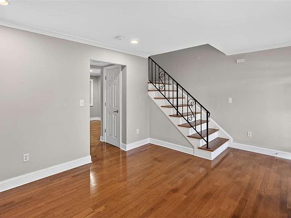 5th image of 145 Rondak Cir SE