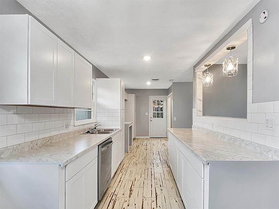 5th image of 1201 W 44th St S
