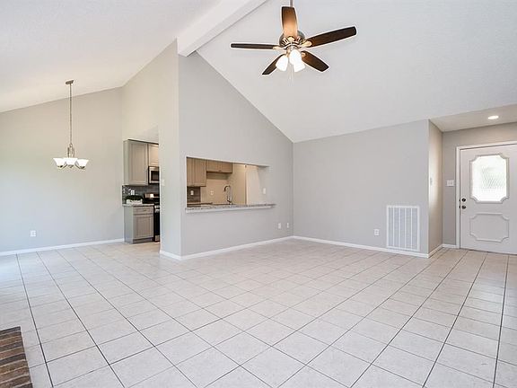 5th image of 4022 Frontier Dr
