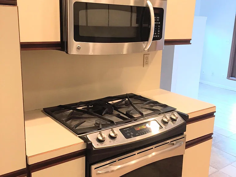 Gas range - Stainless Steel Appliances