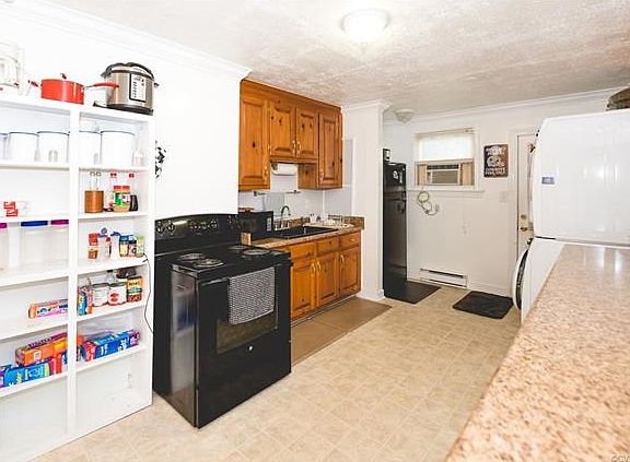 4th image of 8012 Lee Ave