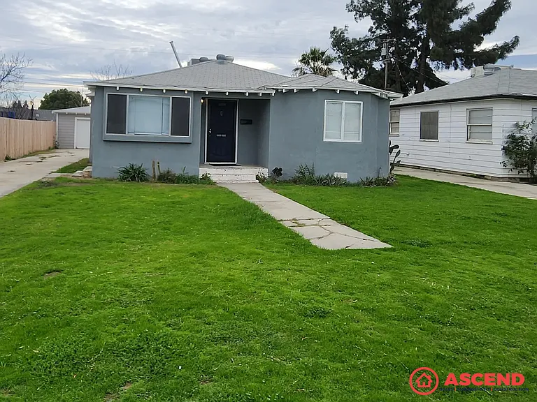 1007 Castaic Ave — Photo 1