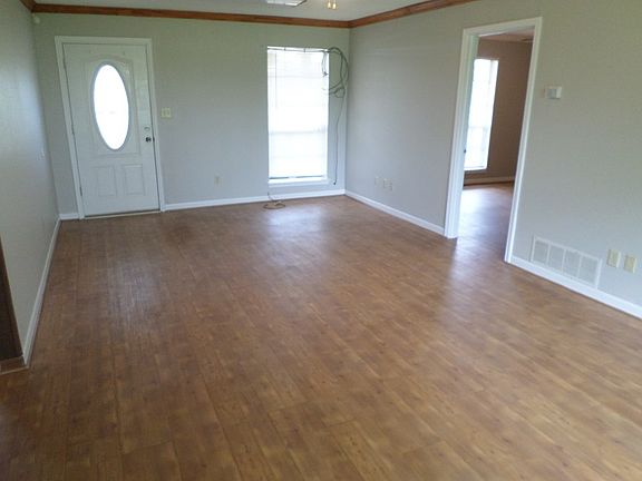 3rd image of 212 Welch Ln