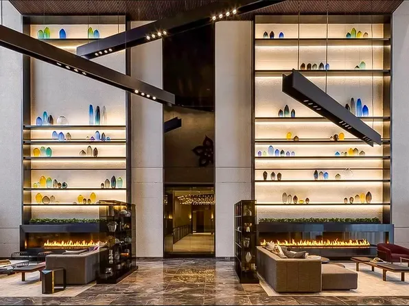 1 Manhattan Square image 37 of 40