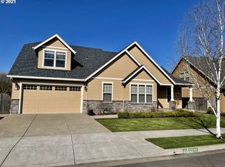 2590 17th St, Springfield, OR 97477