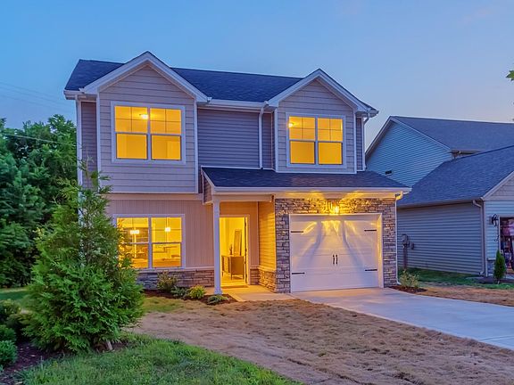 3rd image of 372 Village Dr