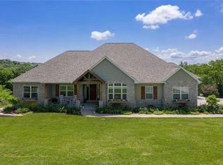 1004 Carriage House Dr, Festus, MO 63028
