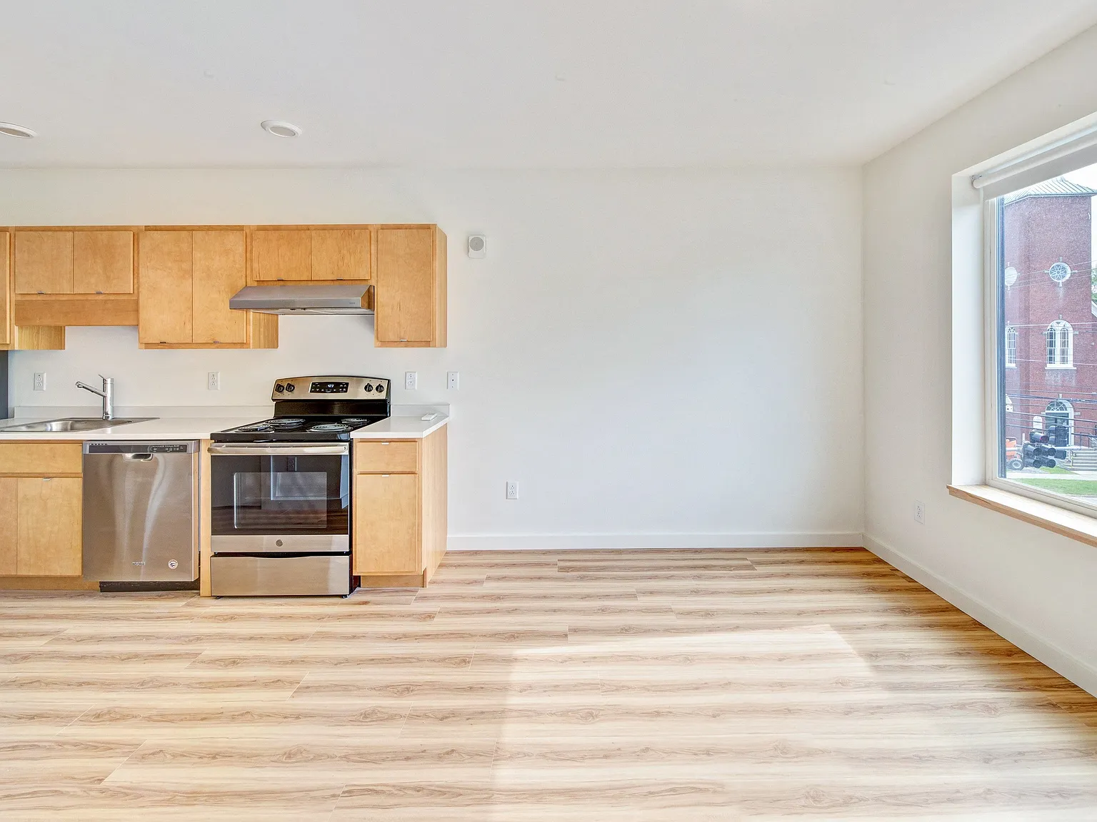 South End Apartments — Photo 1