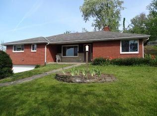 127 Ammons Dr, Mcmurray, PA