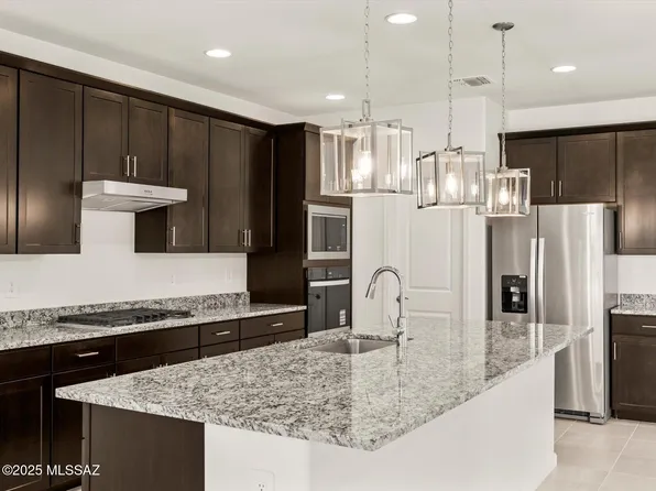 255 N Pecan Canyon Ln, Sahuarita, AZ 85629