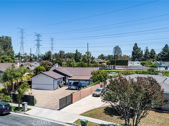 2nd image of 9728 Rhea Ave