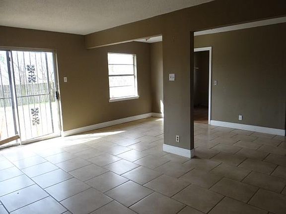 5th image of 4918 Toulon St