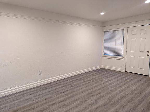 3rd image of 3949 Angelo Ave