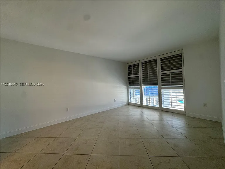 10275 Collins Ave #318 — Photo 19