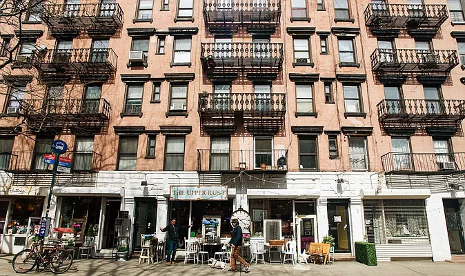 Rented by Compass | media 18