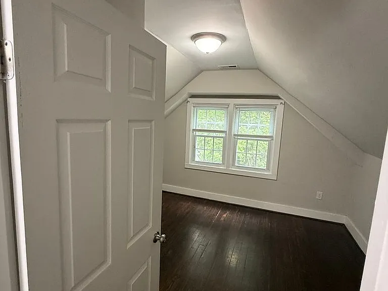 1419 Overlook St — Photo 15