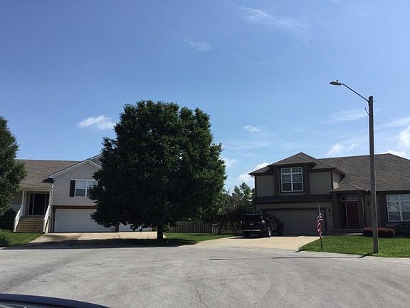 5th image of 1529 SE Cape Cir