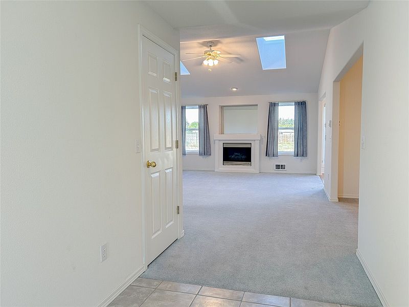 4th image of 62 Heron Way #17B
