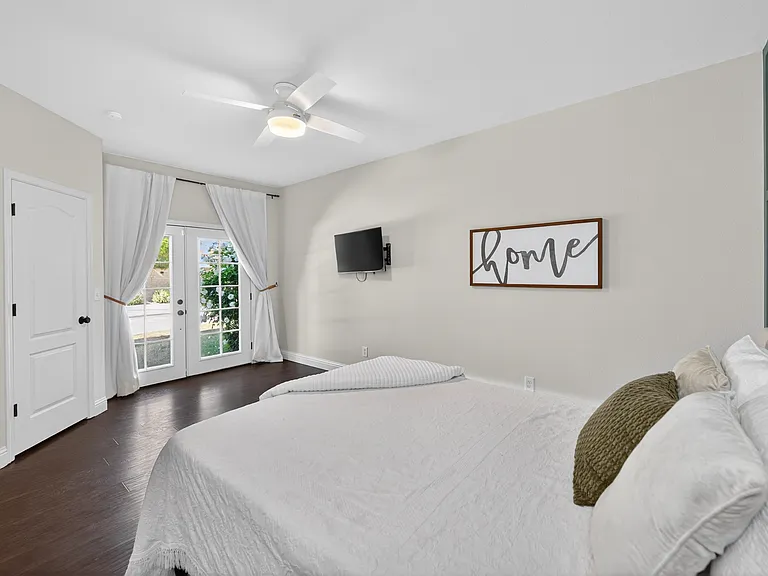 1736 N Holly Ave — Photo 18