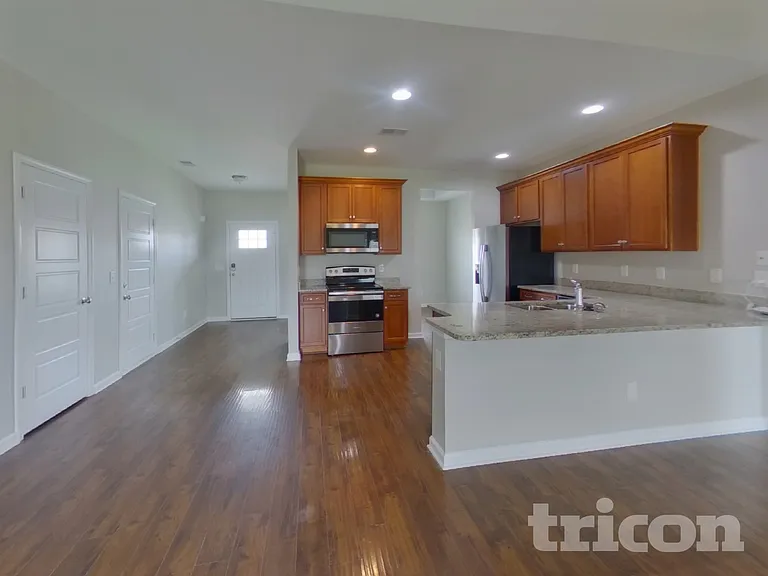 812 Ellyson Dr — Photo 7
