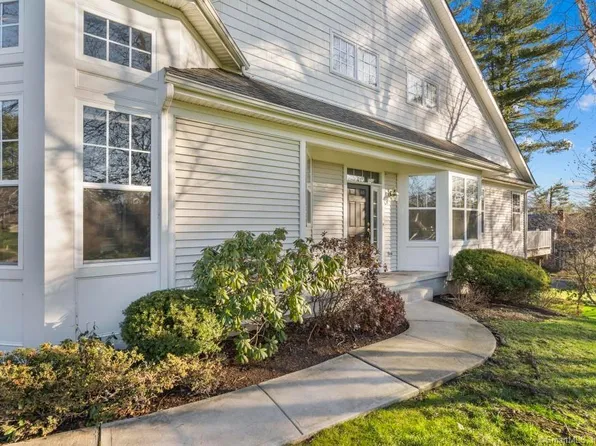 2 Goodwin Circle, Hartford, CT 06105