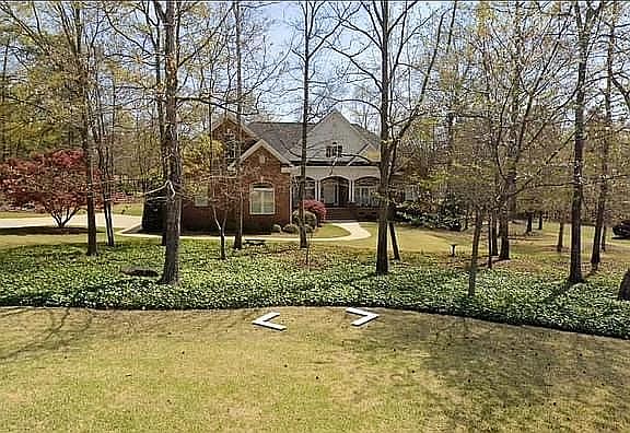 Front Yard (1.001 acre lot)